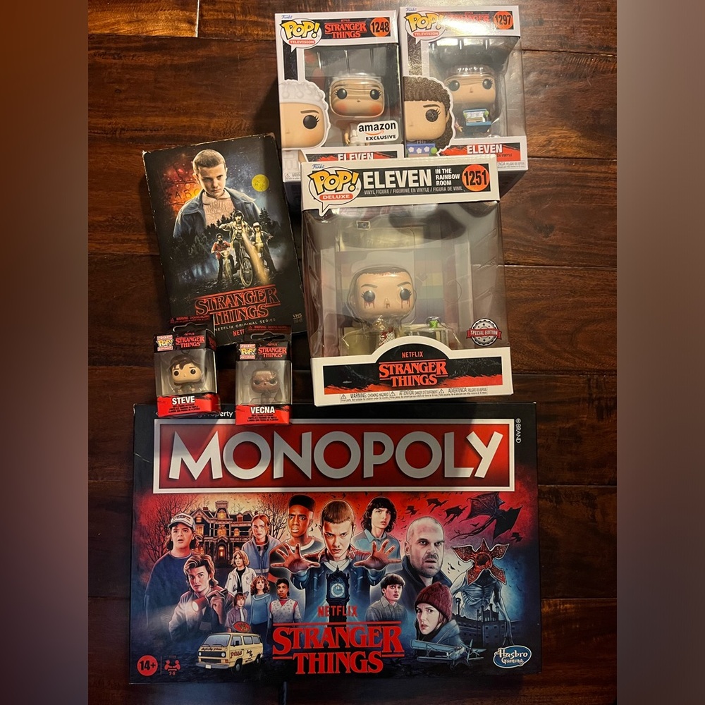 Stranger Things COLLECTIBLES